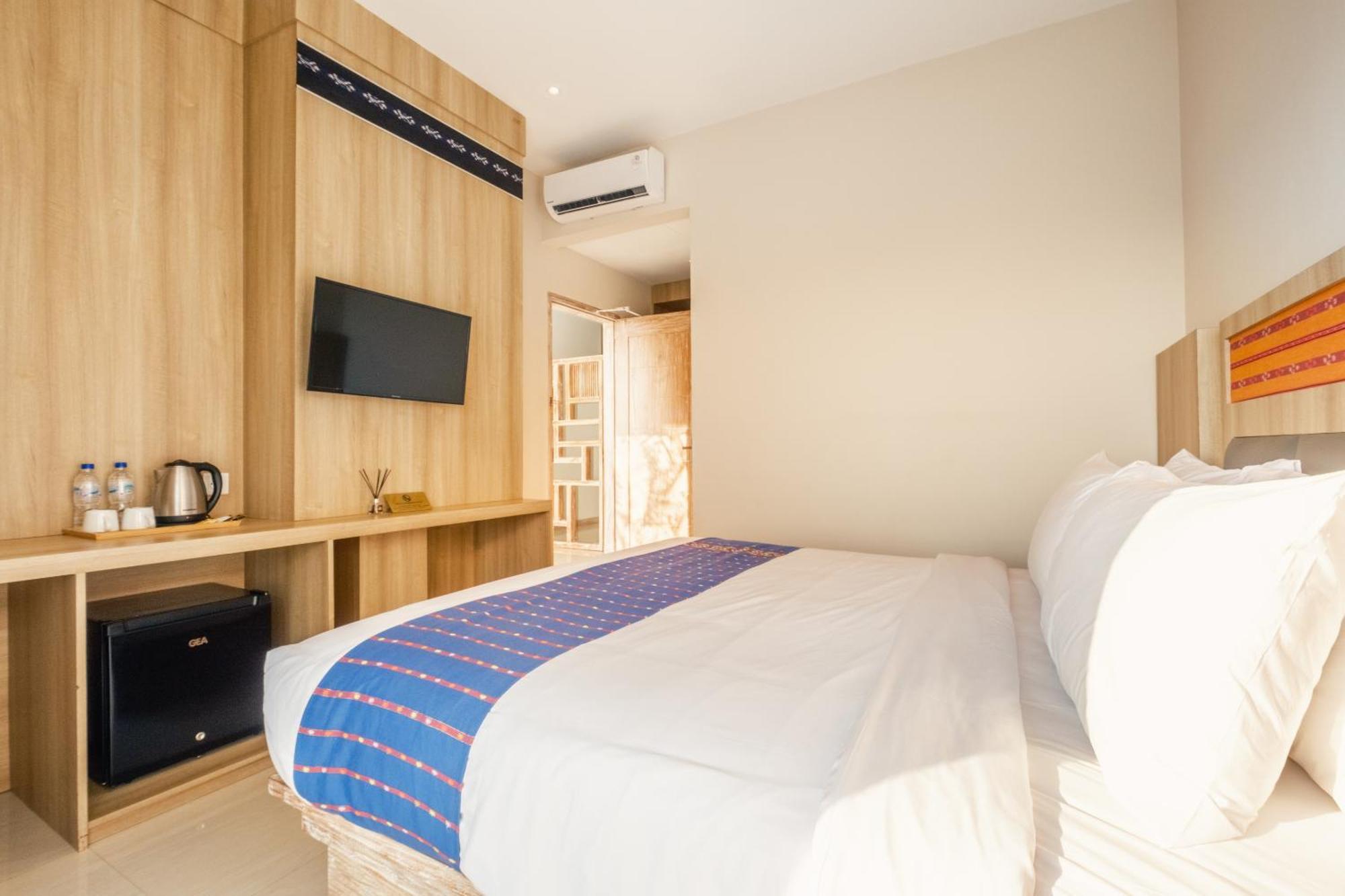 Dejavu 2.0 Hotel Bajo Komodo Labuan Bajo Eksteriør bilde
