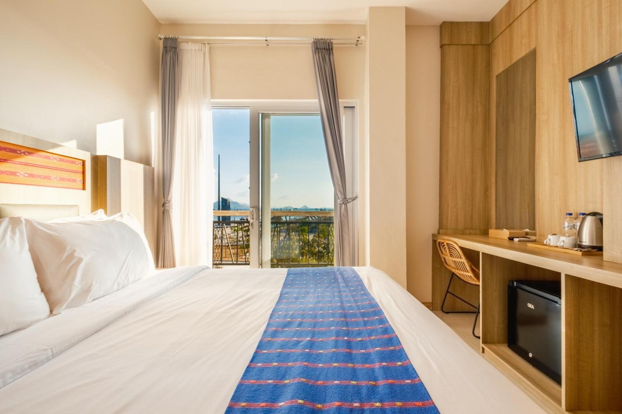 Dejavu 2.0 Hotel Bajo Komodo Labuan Bajo Eksteriør bilde