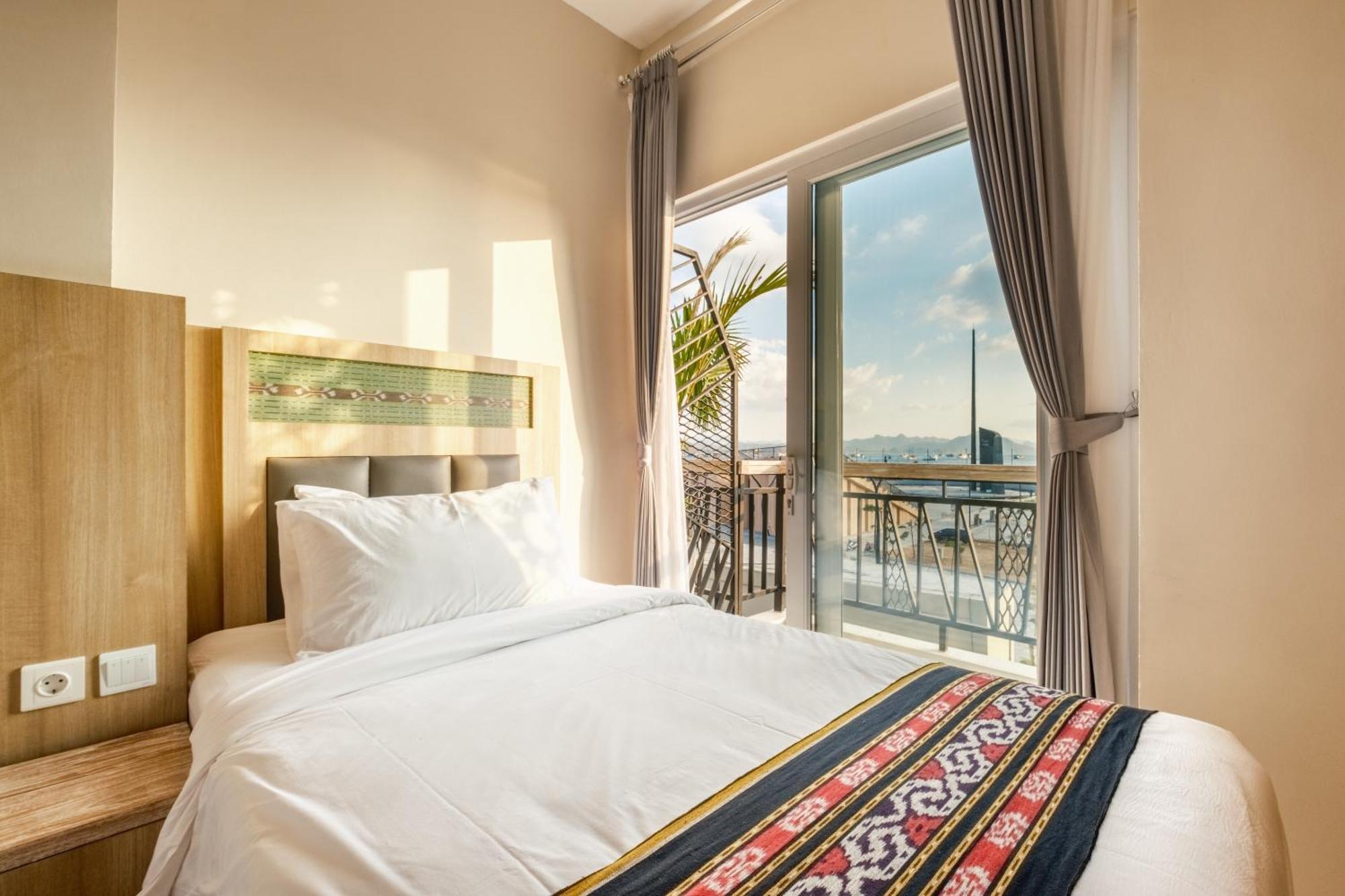 Dejavu 2.0 Hotel Bajo Komodo Labuan Bajo Eksteriør bilde